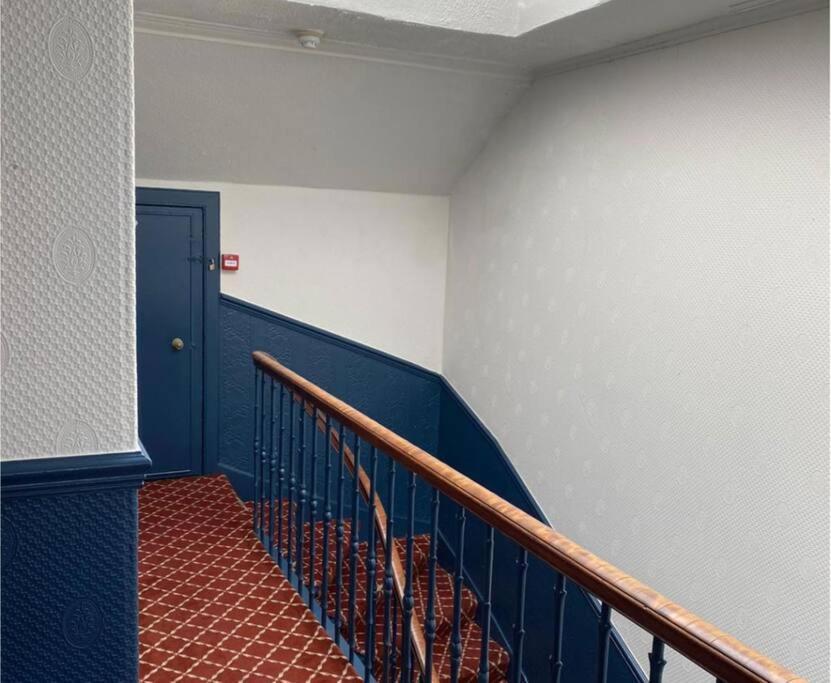 The Kingsview Townhouse - Boutique Hostel Edinburgh Dış mekan fotoğraf