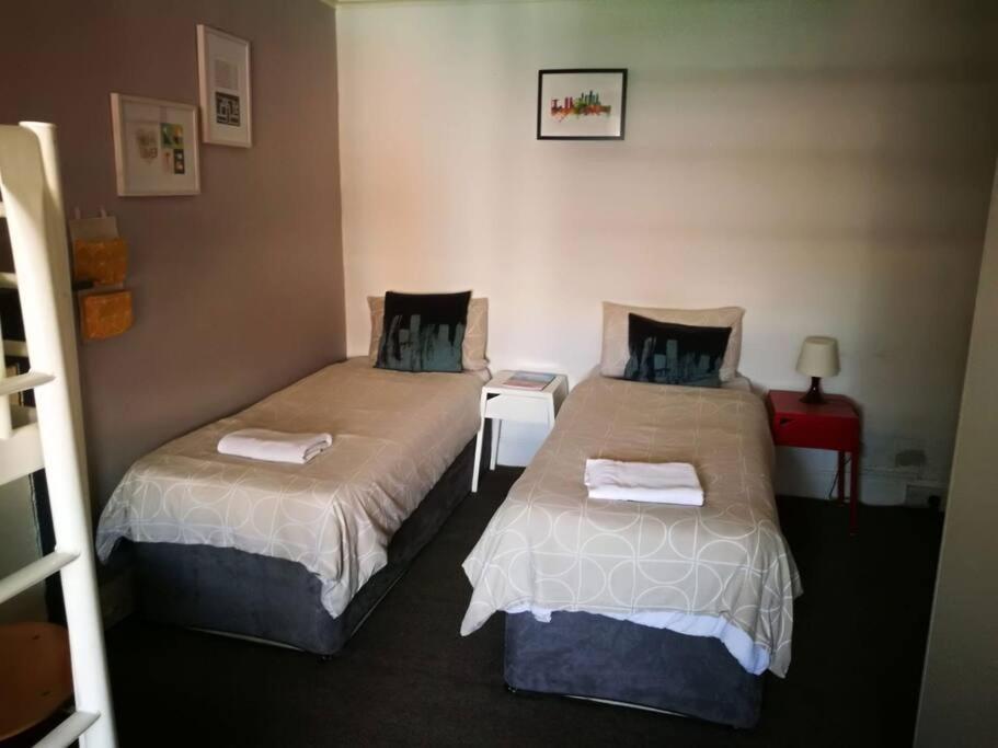 The Kingsview Townhouse - Boutique Hostel Edinburgh Dış mekan fotoğraf