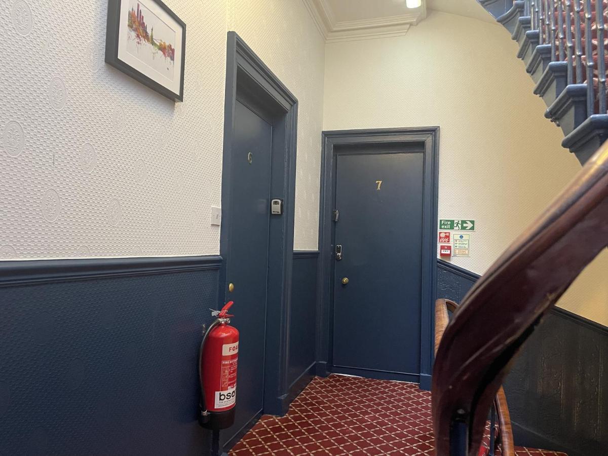 The Kingsview Townhouse - Boutique Hostel Edinburgh Dış mekan fotoğraf