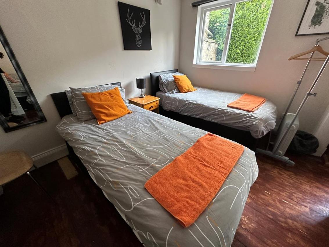 The Kingsview Townhouse - Boutique Hostel Edinburgh Dış mekan fotoğraf